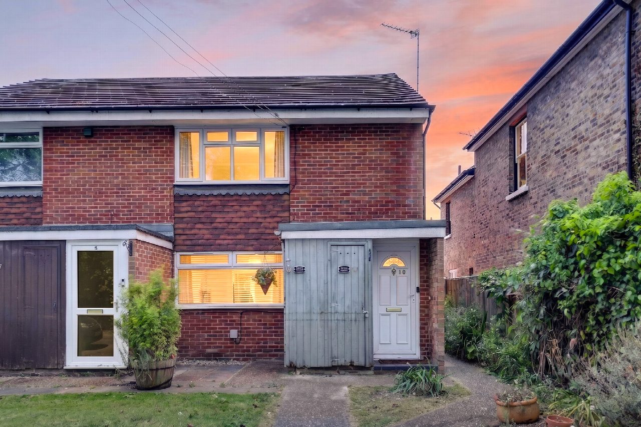 10 Concorde House, Green Lane, KT15 2TZ