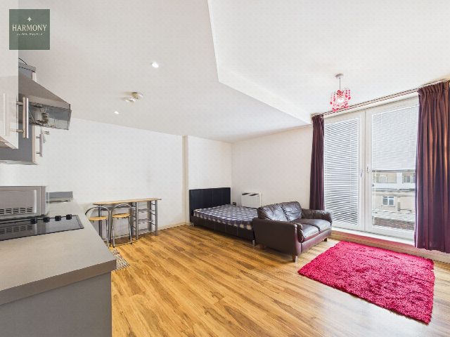 Bromsgrove Street, Latitude, B5