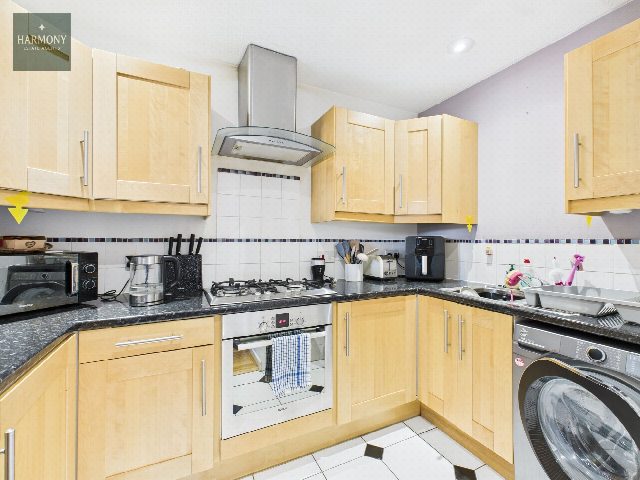 High Road, Loughton, IG10